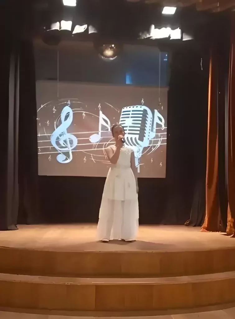 Anthoula Solo Performance