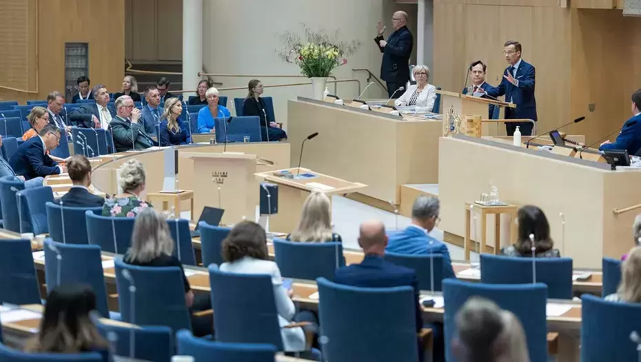 Sweden's Political Establishment – A Circus, Political Lackeys